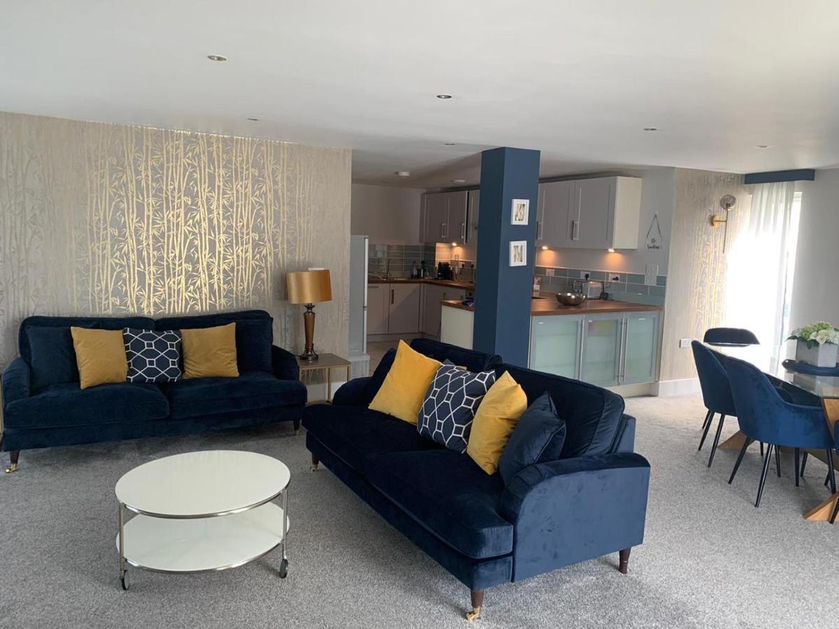 Beautiful 3 Bedroom Apartment By The Sea نيوكويي المظهر الخارجي الصورة